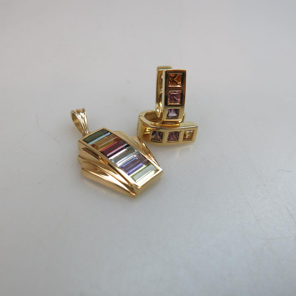 18k Yellow Gold Pendant And Earrings 