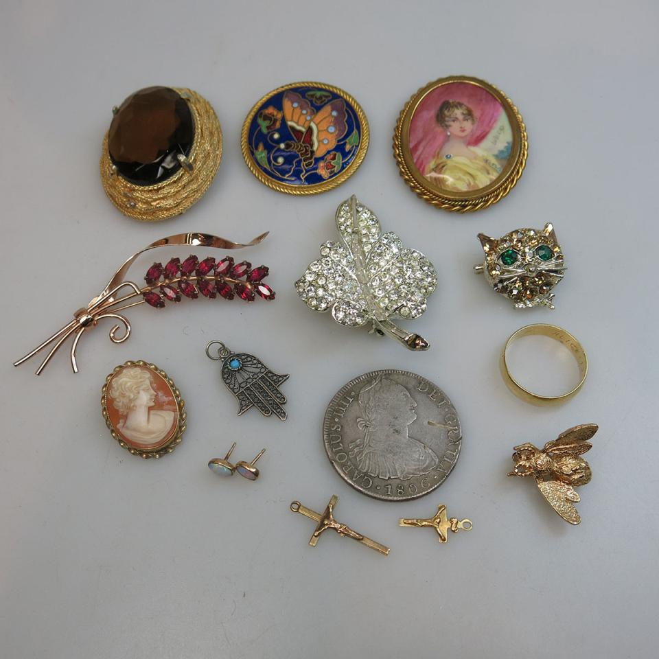 Small Quantity Of Jewellery And Coins 