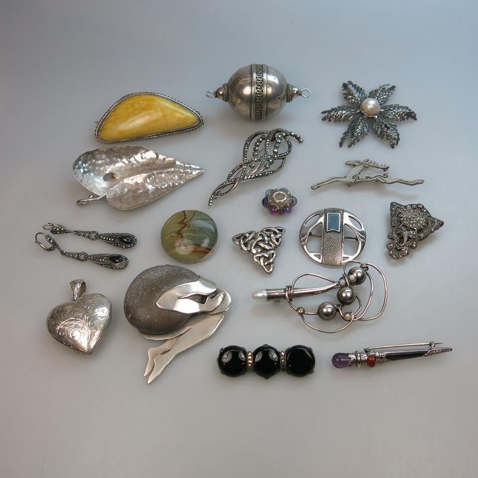Small Quantity Of Silver Brooches And Pendants