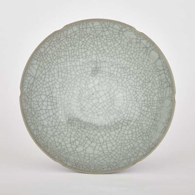 Geyao Crackle Glazed Dish, Late Qing Dynasty 
