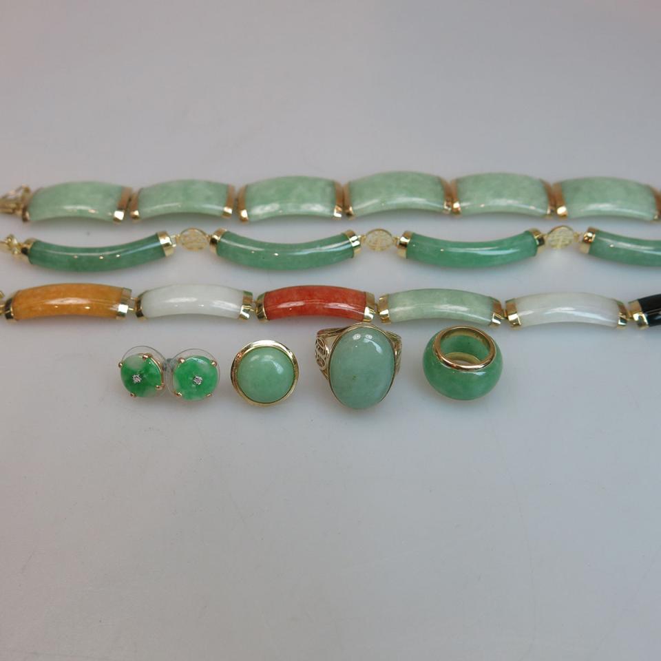Small Quantity Of 14k Yellow Gold And Jade Jewellery