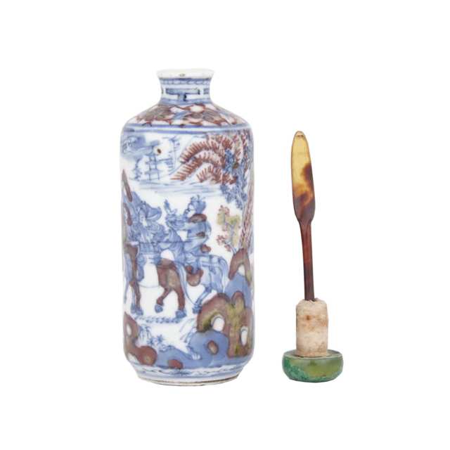 An Unusual Iron Red Blue and White Snuff Bottle, Qing Dynasty, Mark and 19th Century (Jasper Stopper and Tortoise Shell Scoop)