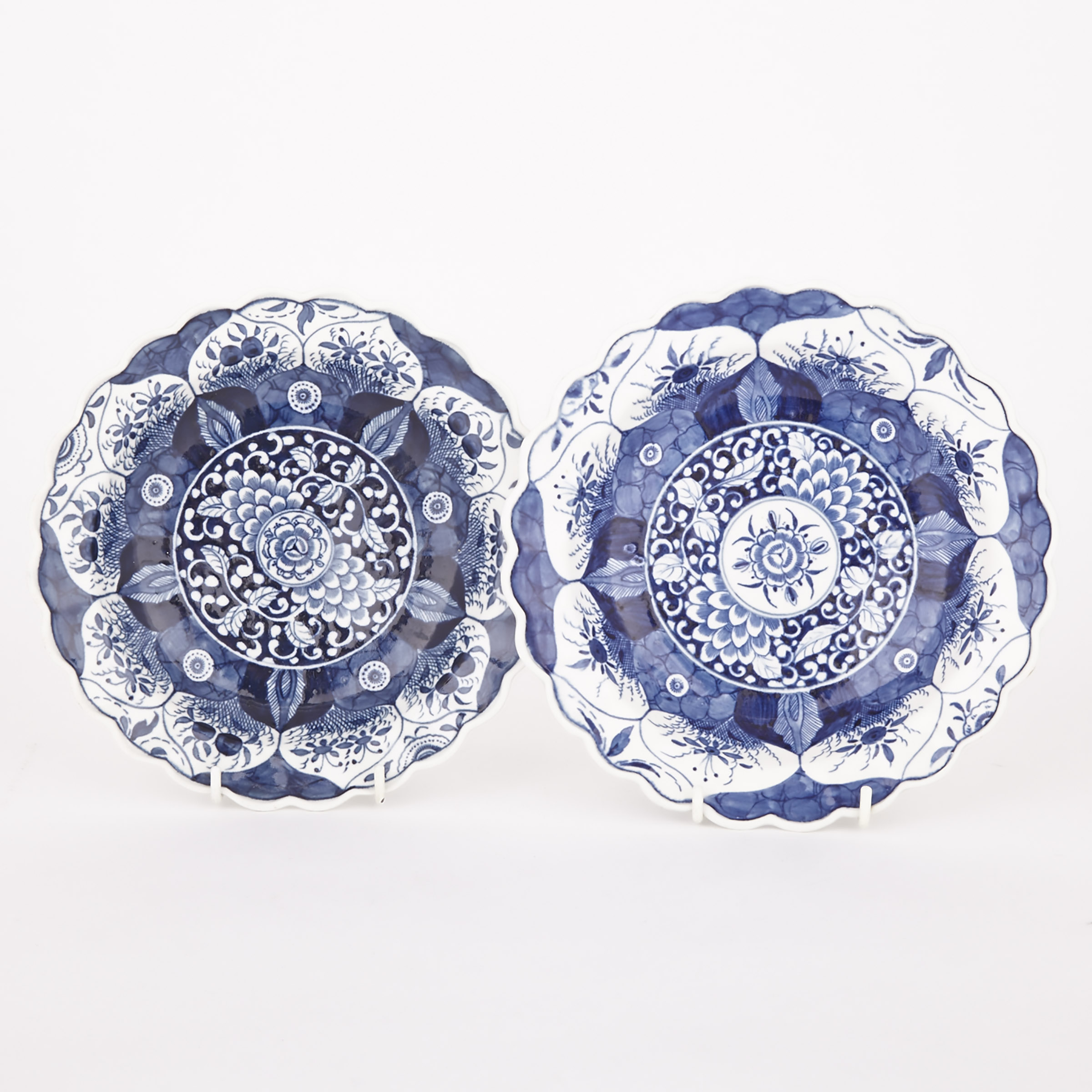 Two Worcester ‘K’ang Hsi Lotus’ Scalloped Plates, c.1770-75 