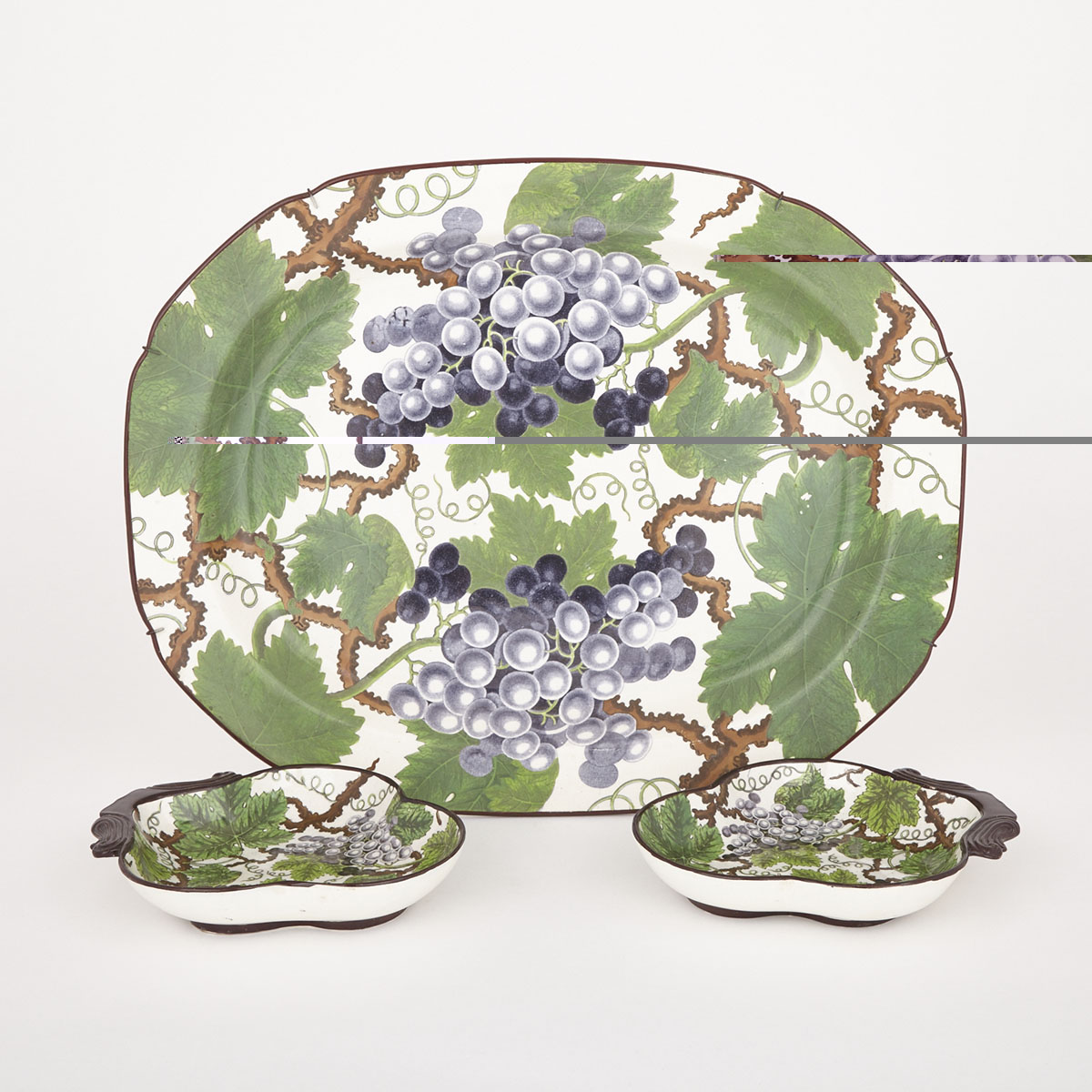 Spode Pearlware ‘Grape Vine’ Platter and Pair of Dishes, c.1820