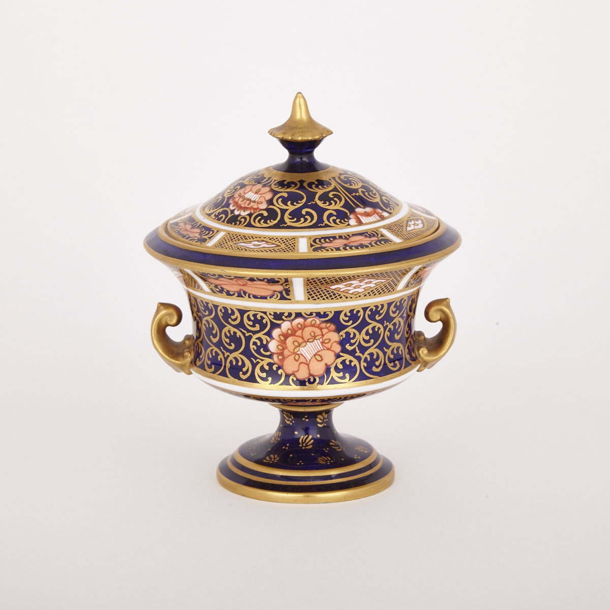 Royal Crown Derby Imari Pattern Covered Urn, early 20th century
