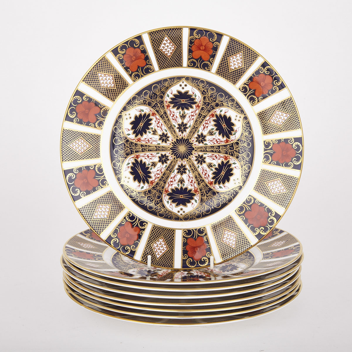 Eight Royal Crown Derby ‘Old Imari’ (1128) Pattern Dinner Plates, 1980