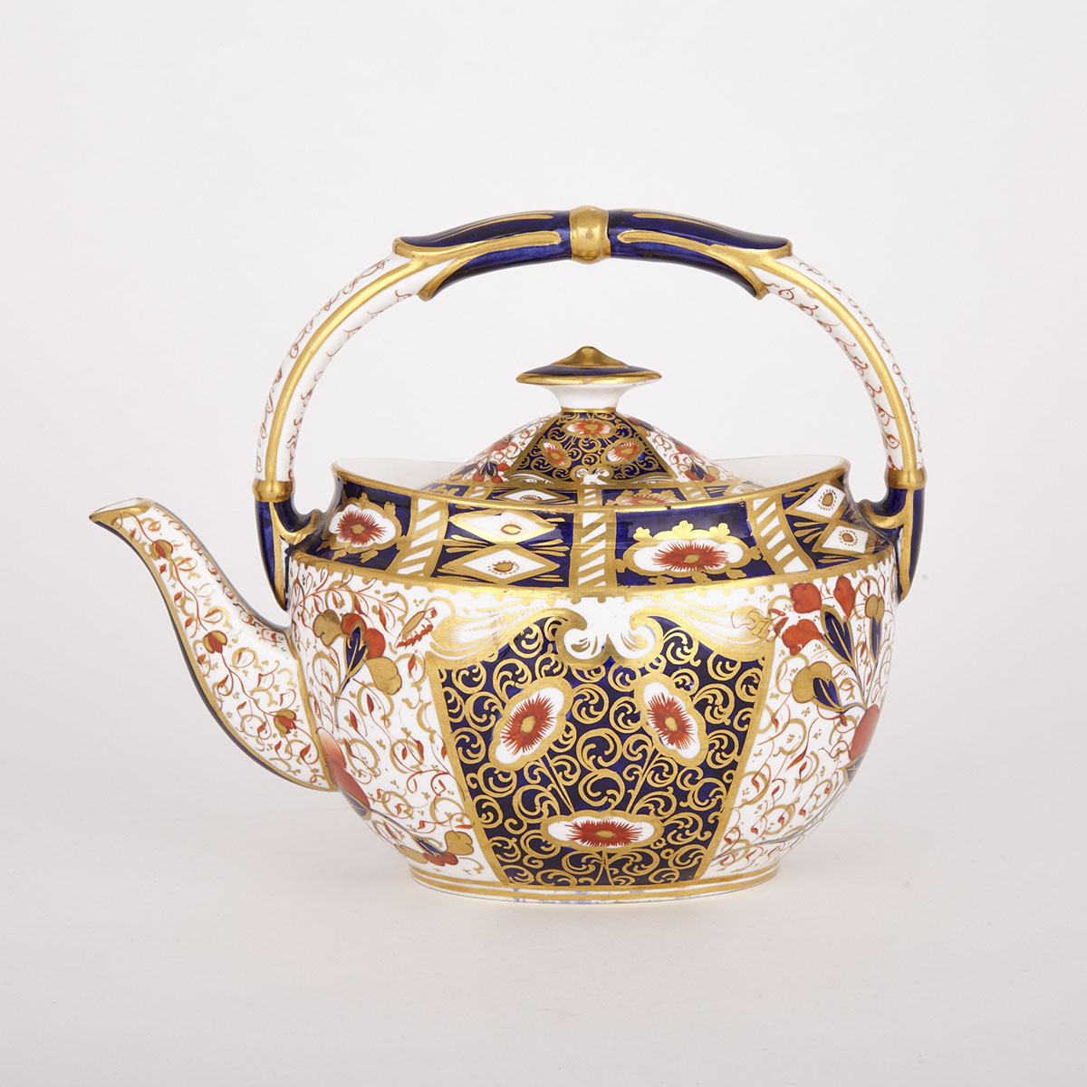 Davenport Imari Pattern Teapot, late 19th century