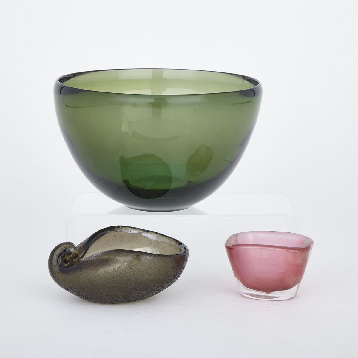 Three Various Venini Glass Bowls, mid-20th century 