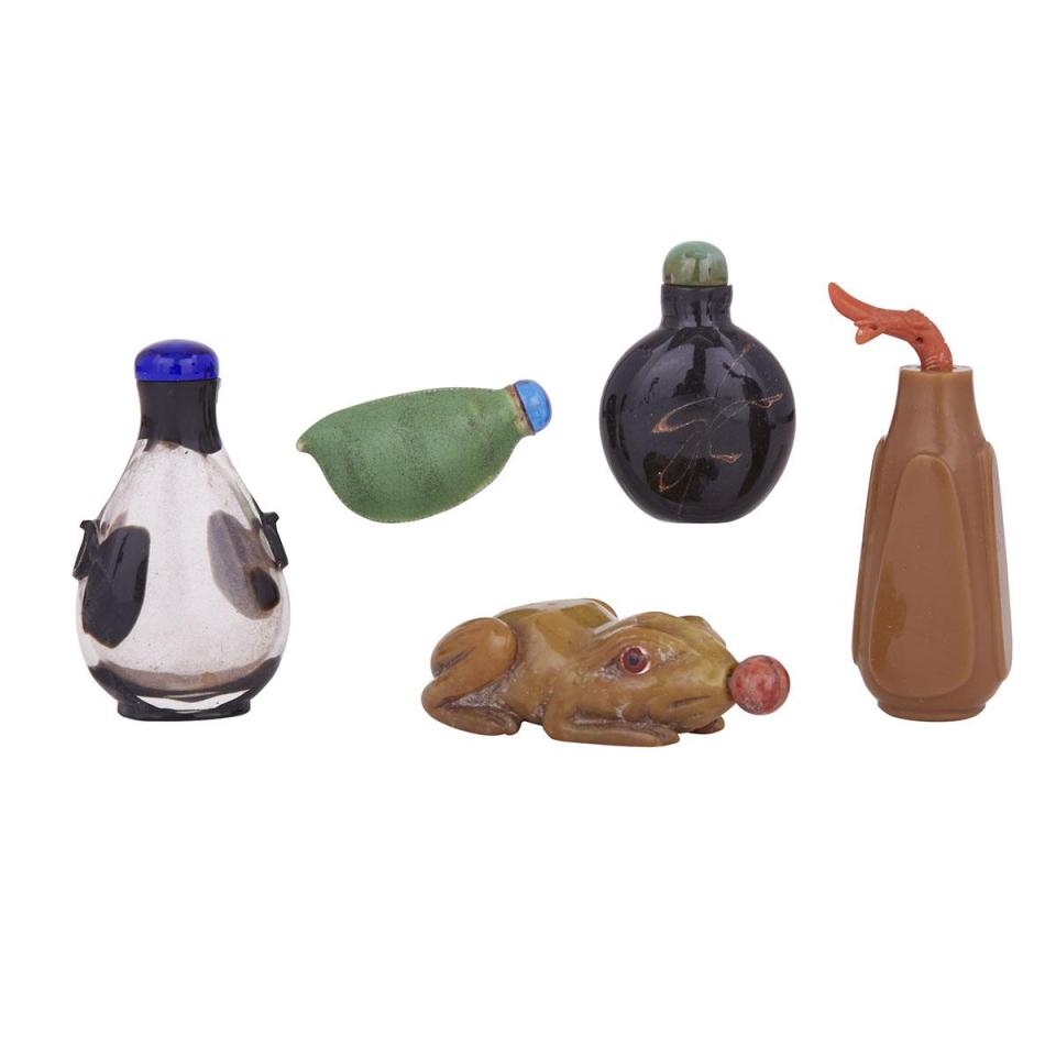 A Group of Five Snuff Bottles, 19th to 20th Century