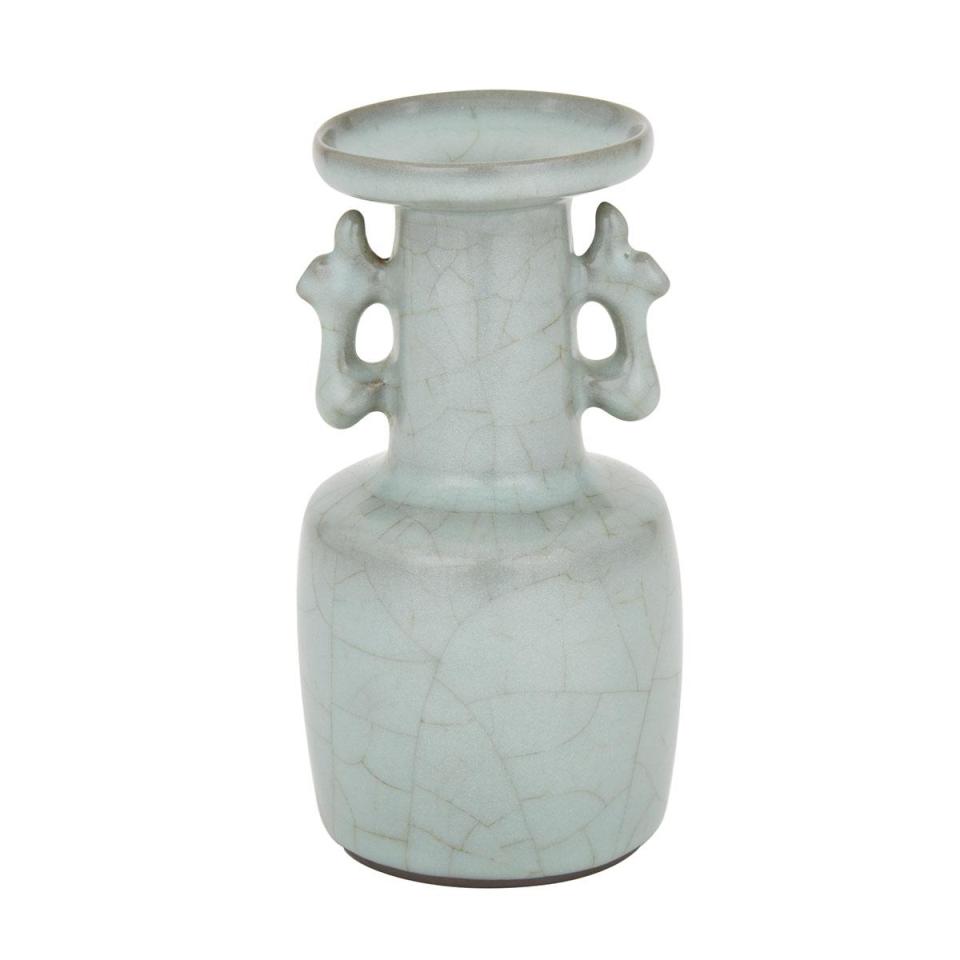 A Small Guanyao Mallet Vase