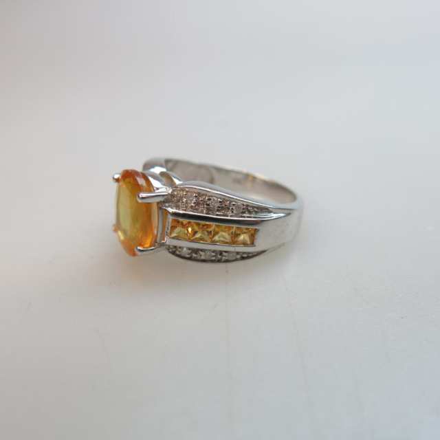 English 9k White Gold Ring 
