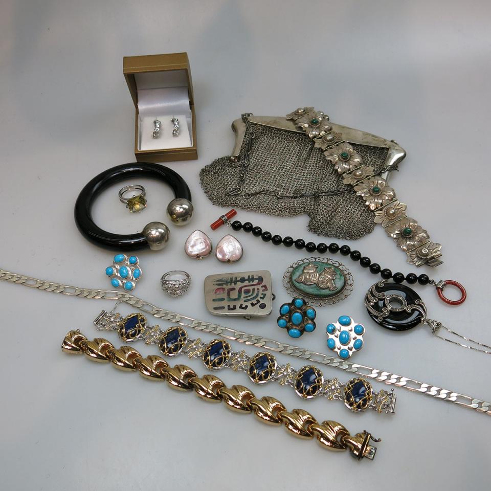 Small Quantity Of Silver Jewellery
