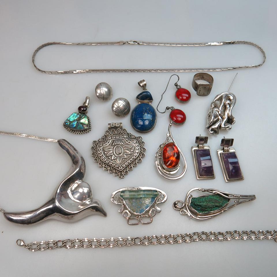 Small Quantity Of Silver and Silver Tone Jewellery