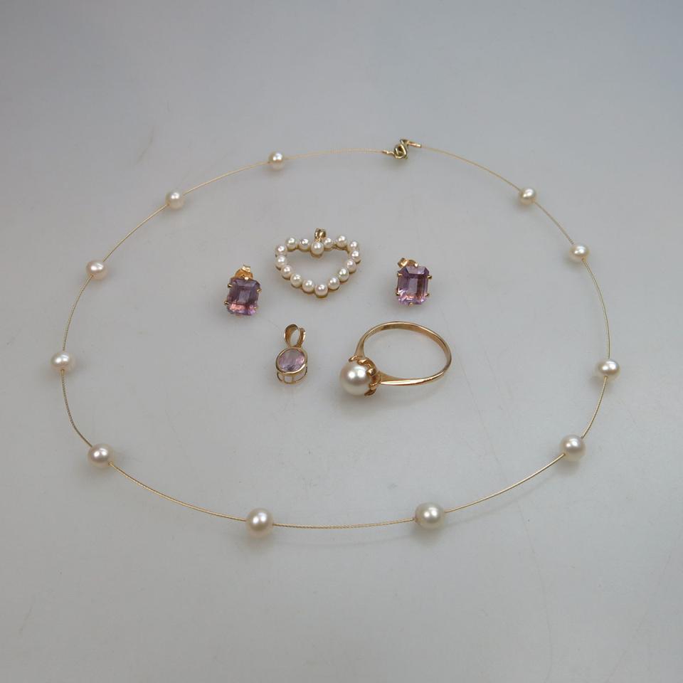 Small Quantity of 14k Yellow Gold Jewellery