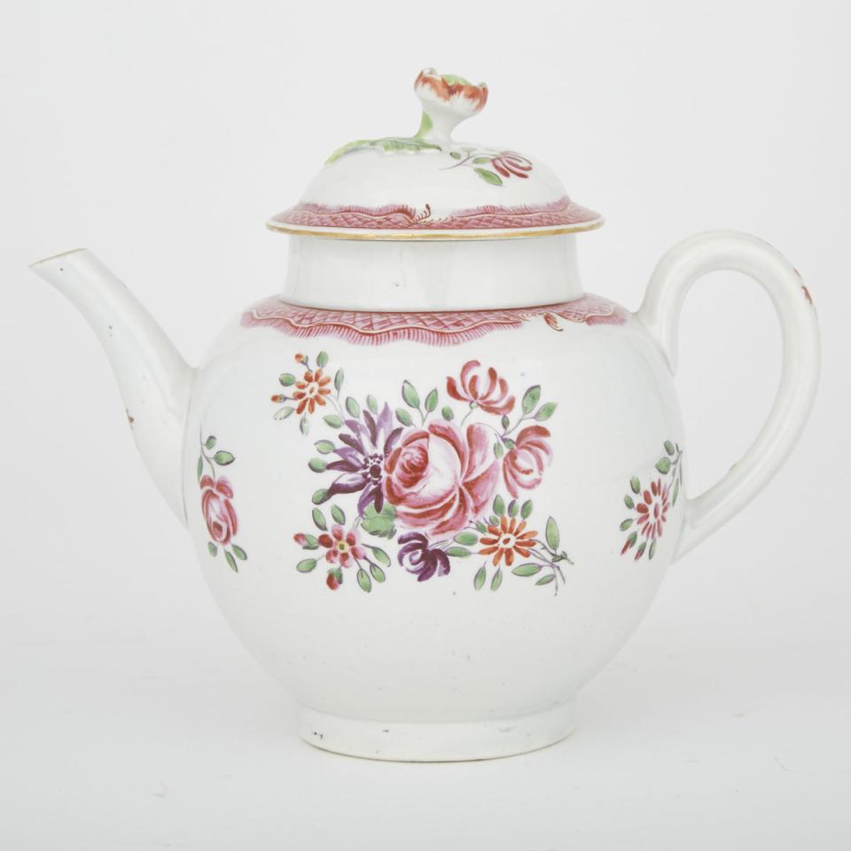 Worcester or Caughley Chinese Export Style Globular Teapot and Cover, c.1775