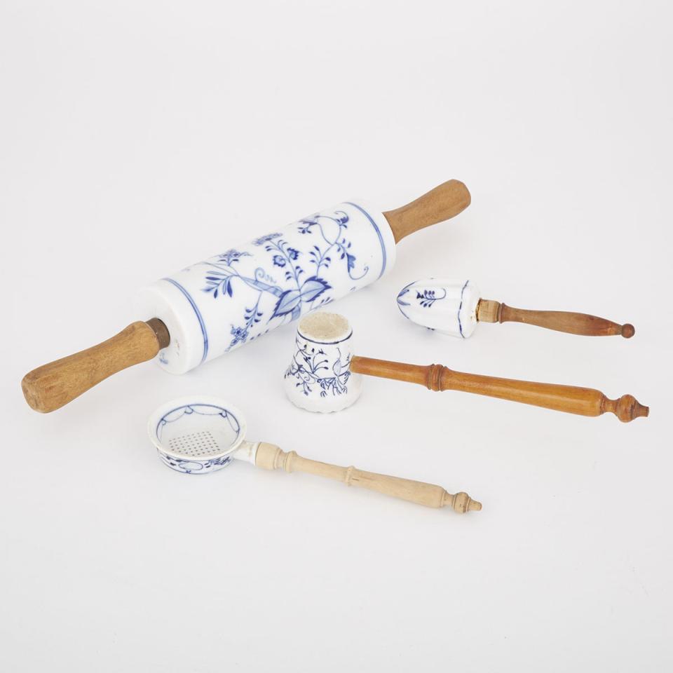 German Porcelain Blue Onion Pattern Rolling Pin, Meat Tenderizer, Citrus Juicer and Strainer, late 19th/early 20th century