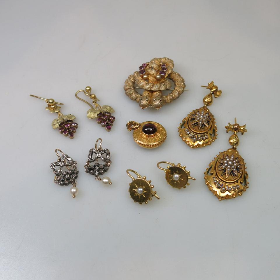 Small Quantity Of 19th Century Yellow Gold and Silver Jewellery