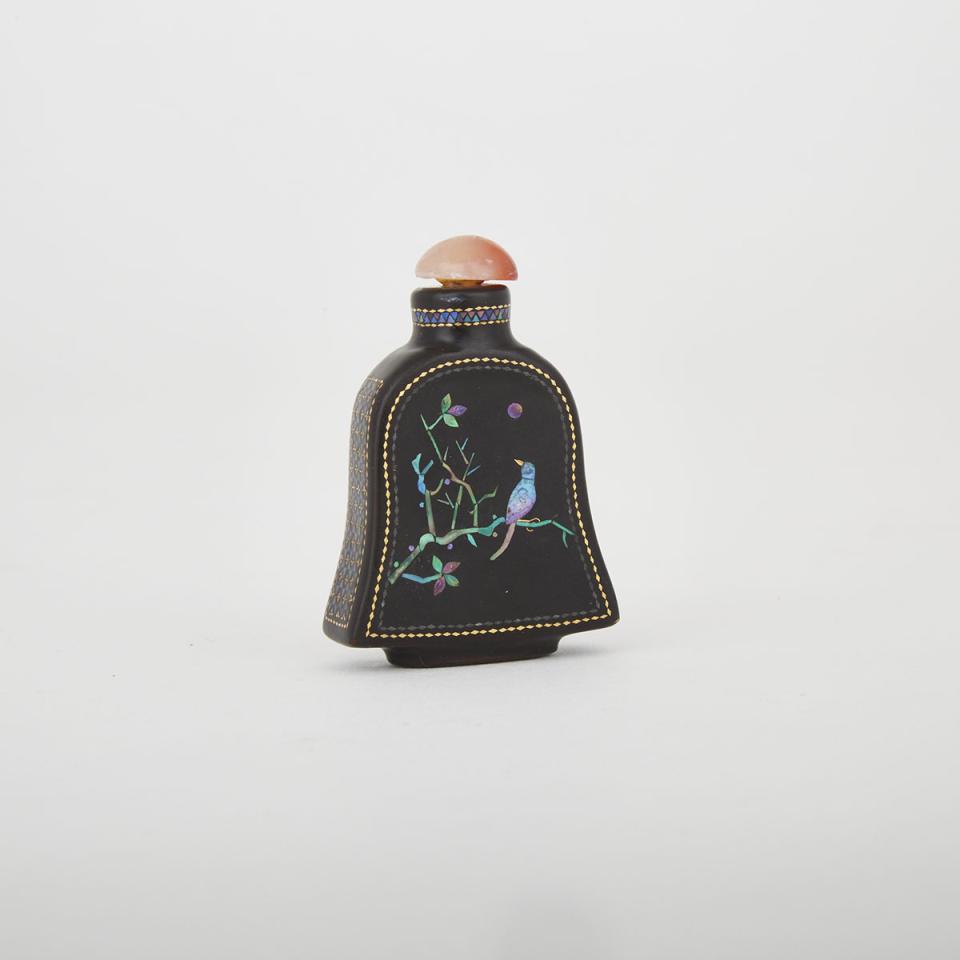 A Black Lacquer Mother-of-Pearl Snuff Bottle, Qianli mark, 19th Century