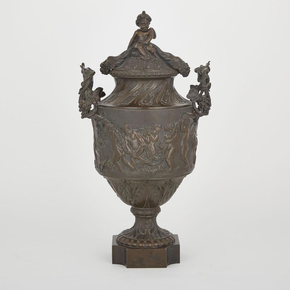Large French Patinated Bronze Neo Classical Covered Wine Cooler Urn, late 19th century