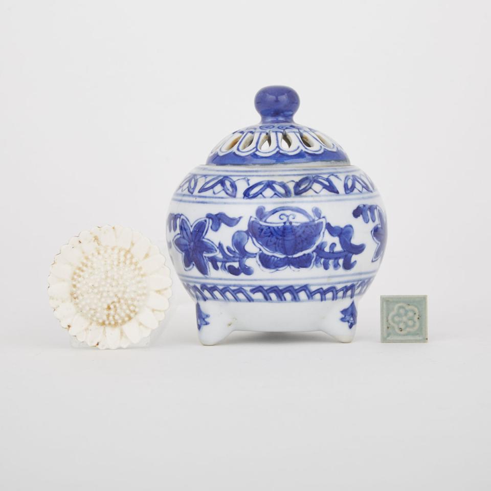 A Blue and White Porcelain Tripod  Incense Burner