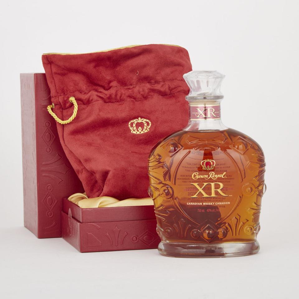 CROWN ROYAL EXTRA XR RARE CANADIAN WHISKY  (1)