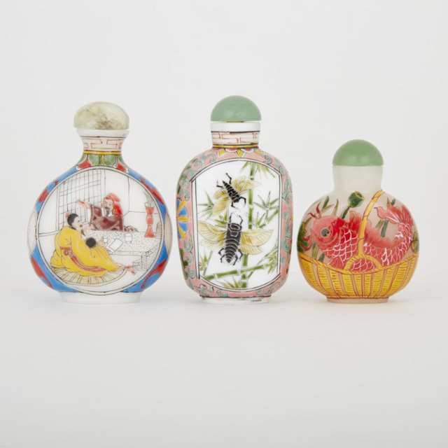 A Group of Three Painted Glass Snuff Bottles, 19/20th Century