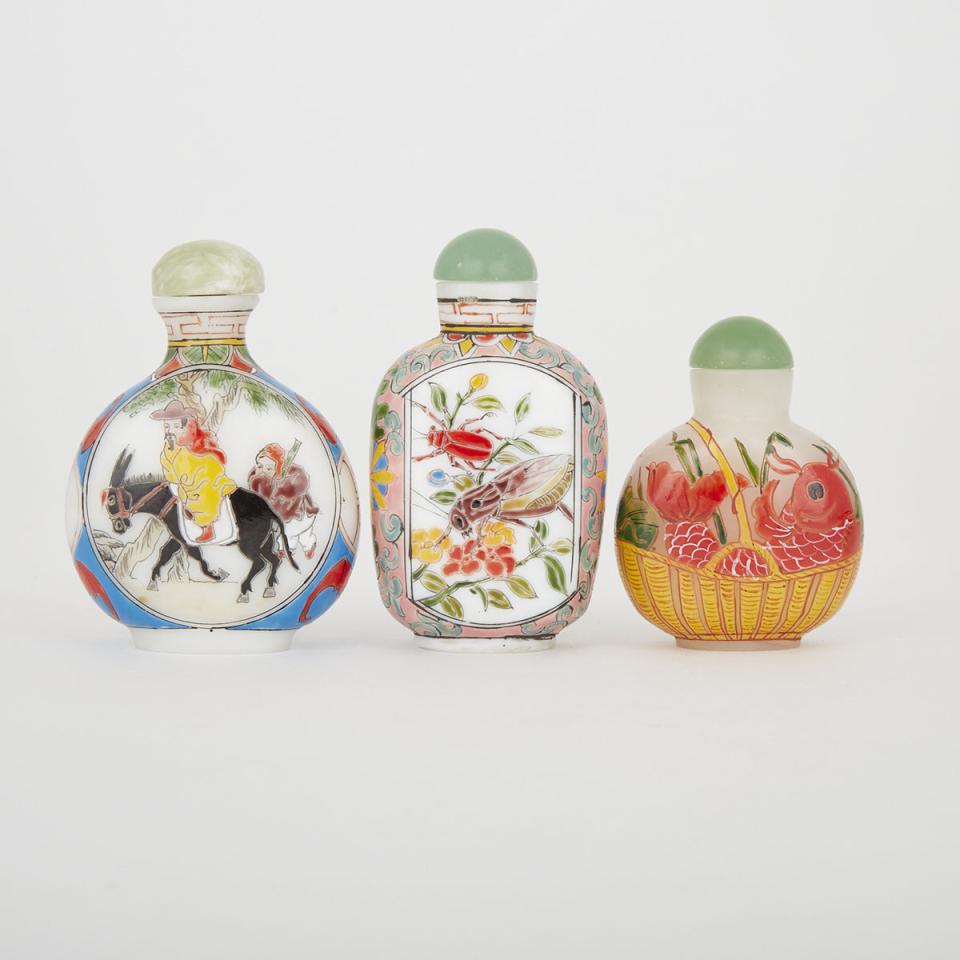 A Group of Three Painted Glass Snuff Bottles, 19/20th Century