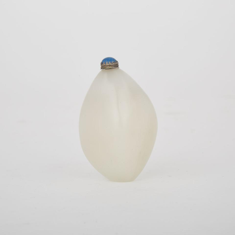 A White Glass Pebble Form Snuff Bottle, 19th Century