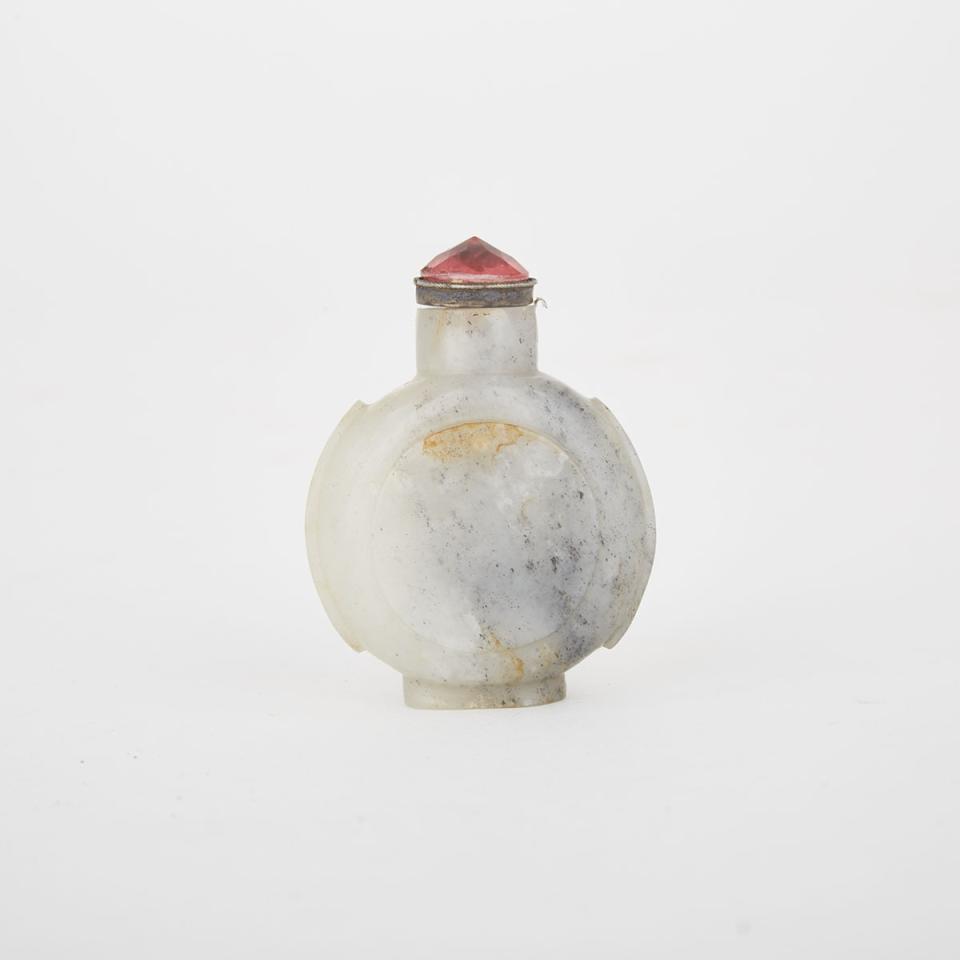 An Unusual ‘Bianhu’ Grey-White Jade Snuff Bottle, 19th Century 