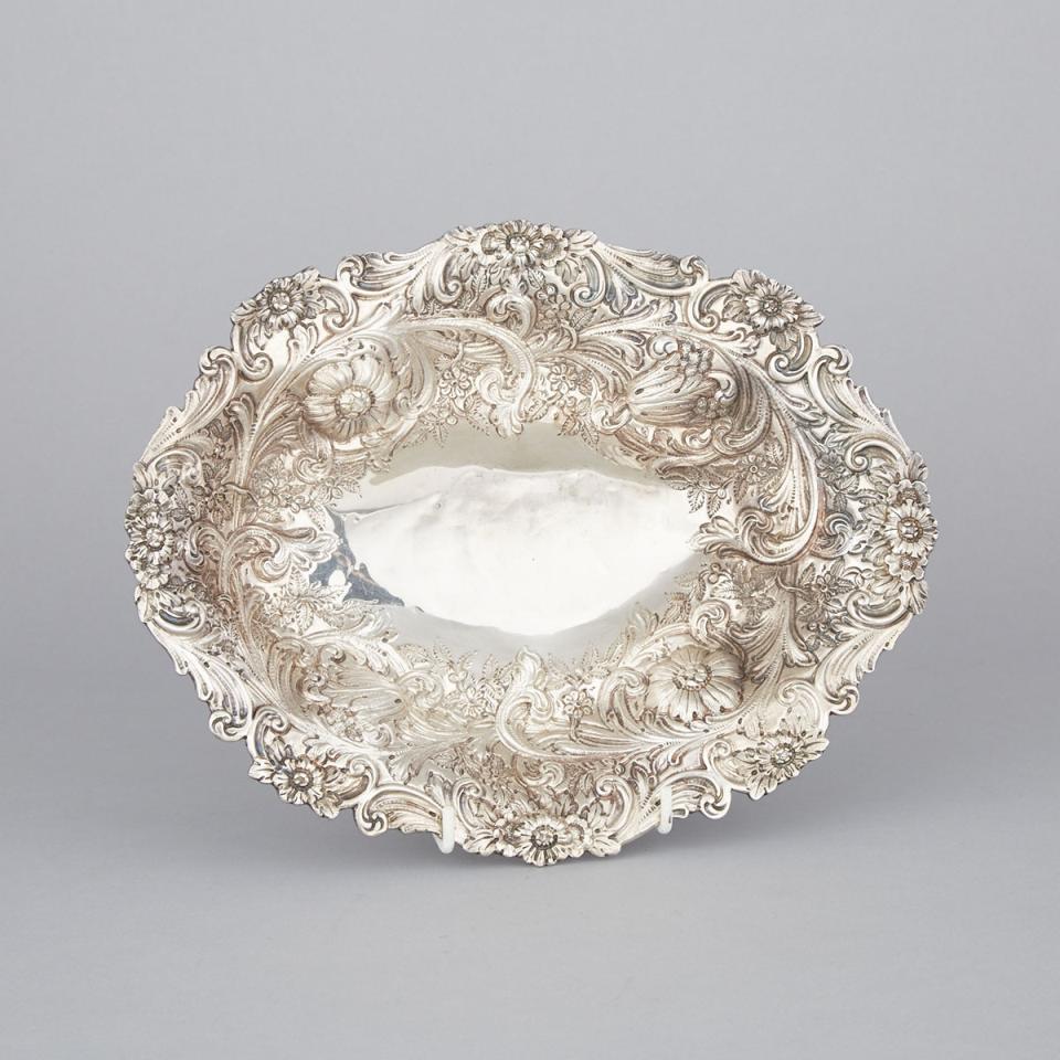 Late Victorian Silver Repoussé Oval Dish, Goldsmiths & Silversmiths Co., London, 1894