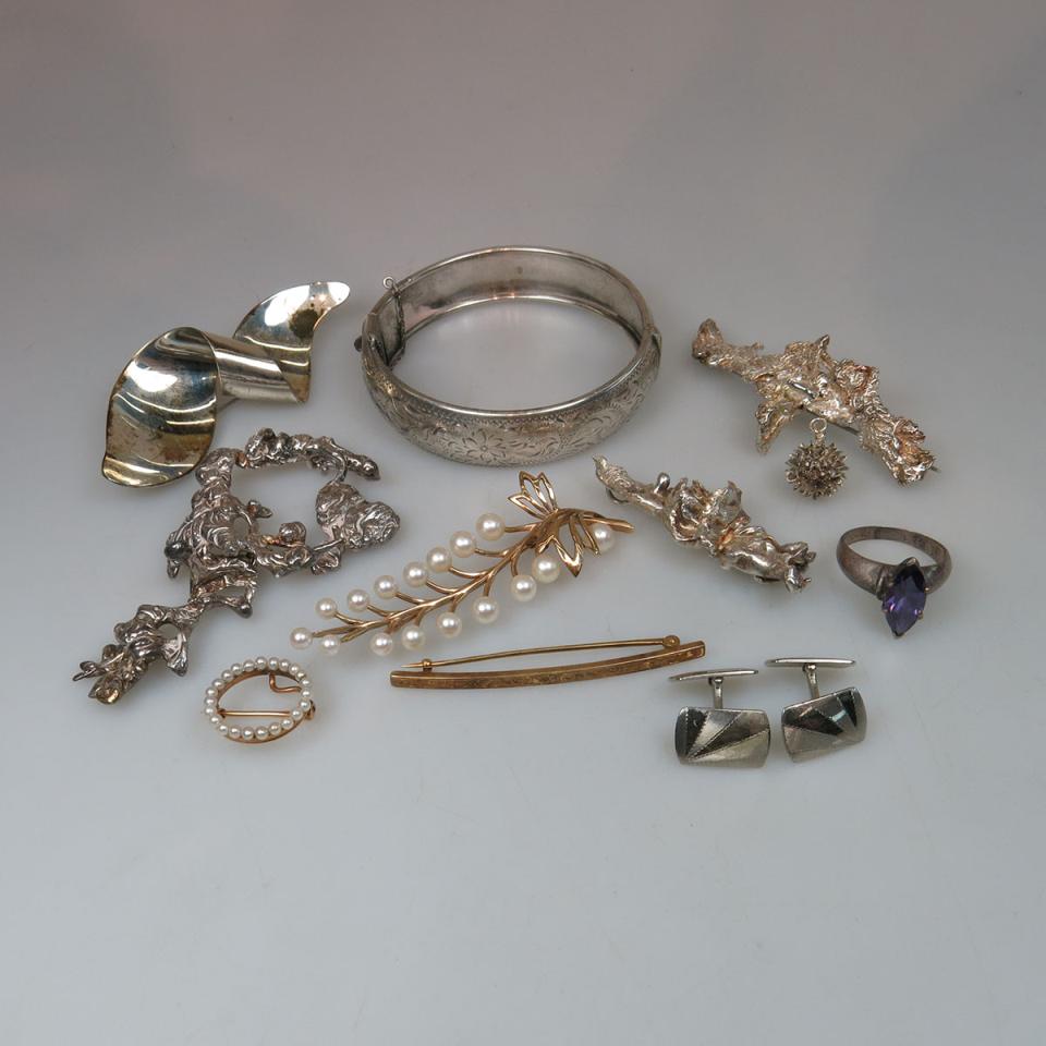 Small Quantity Of Gold And Silver Jewellery 