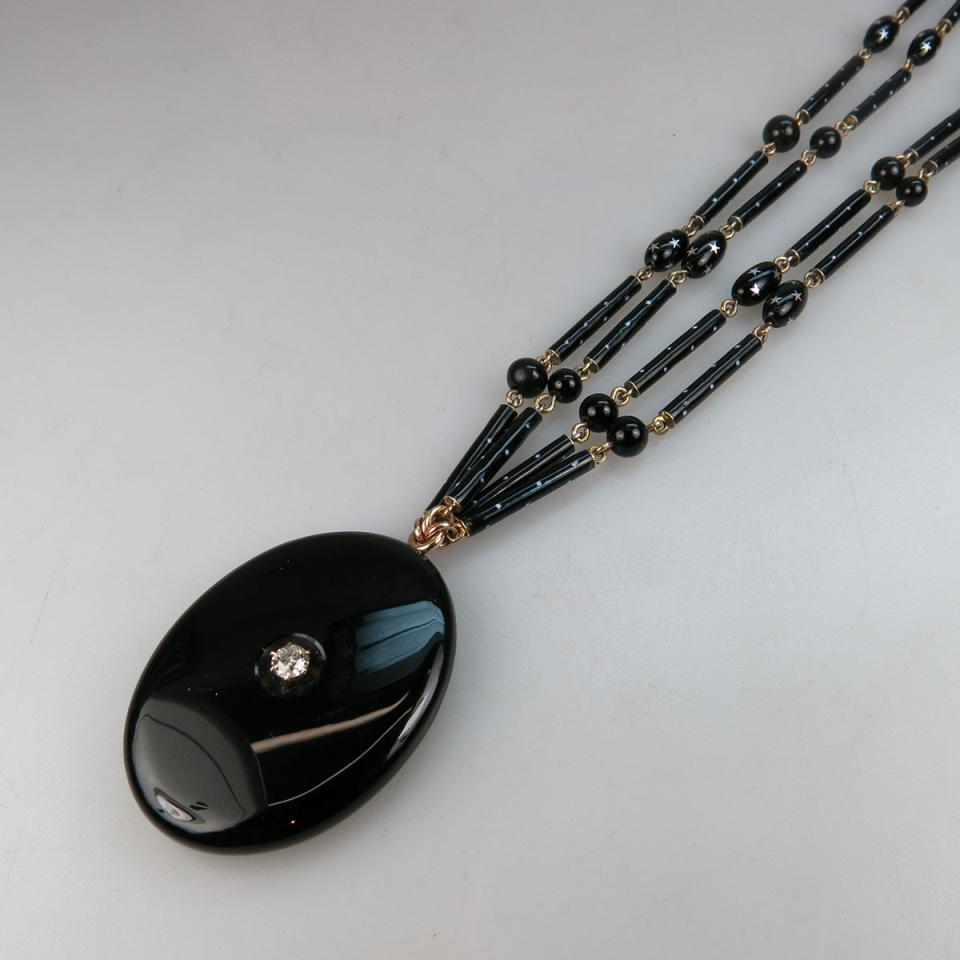 Onyx And 14k Yellow Gold Oval Pendant