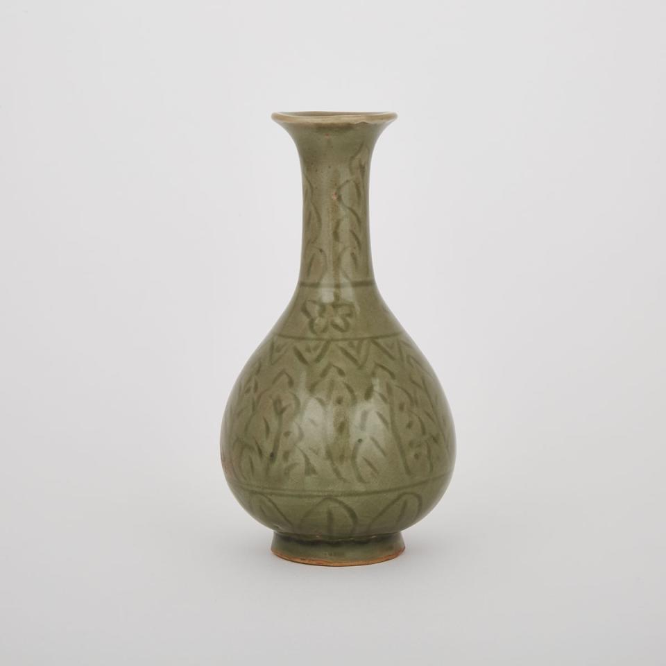 A Small Longquan Vase, Ming Dynasty