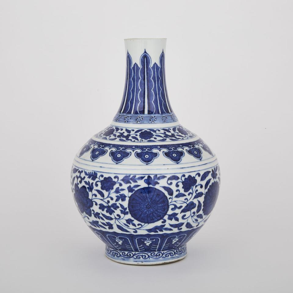 A Blue and White Bottle Vase, Guangxu Mark and Period (1875-1908)