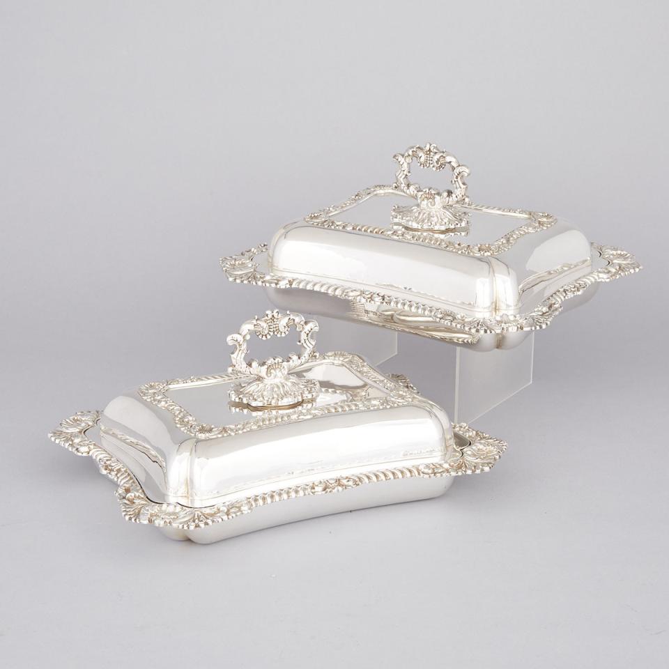 Pair of Edwardian Silver Covered Entrée Dishes, Walker & Hall, Sheffield, 1903