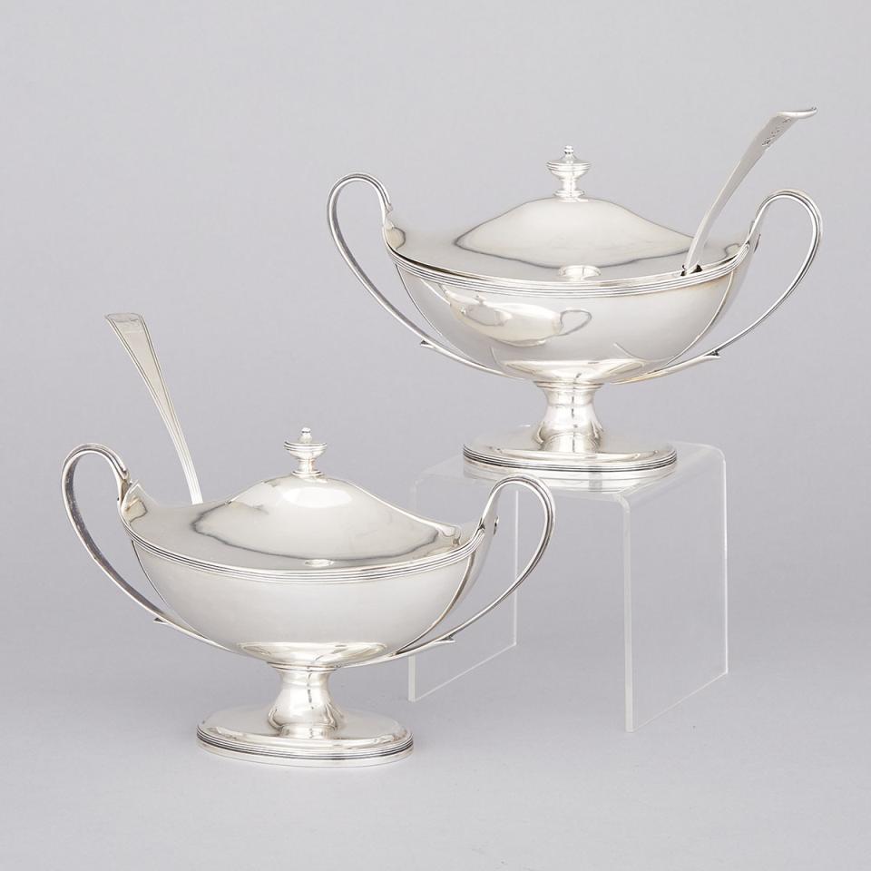 Pair of George III Silver Covered Sauce Tureens, Henry Chawner, London, 1794
