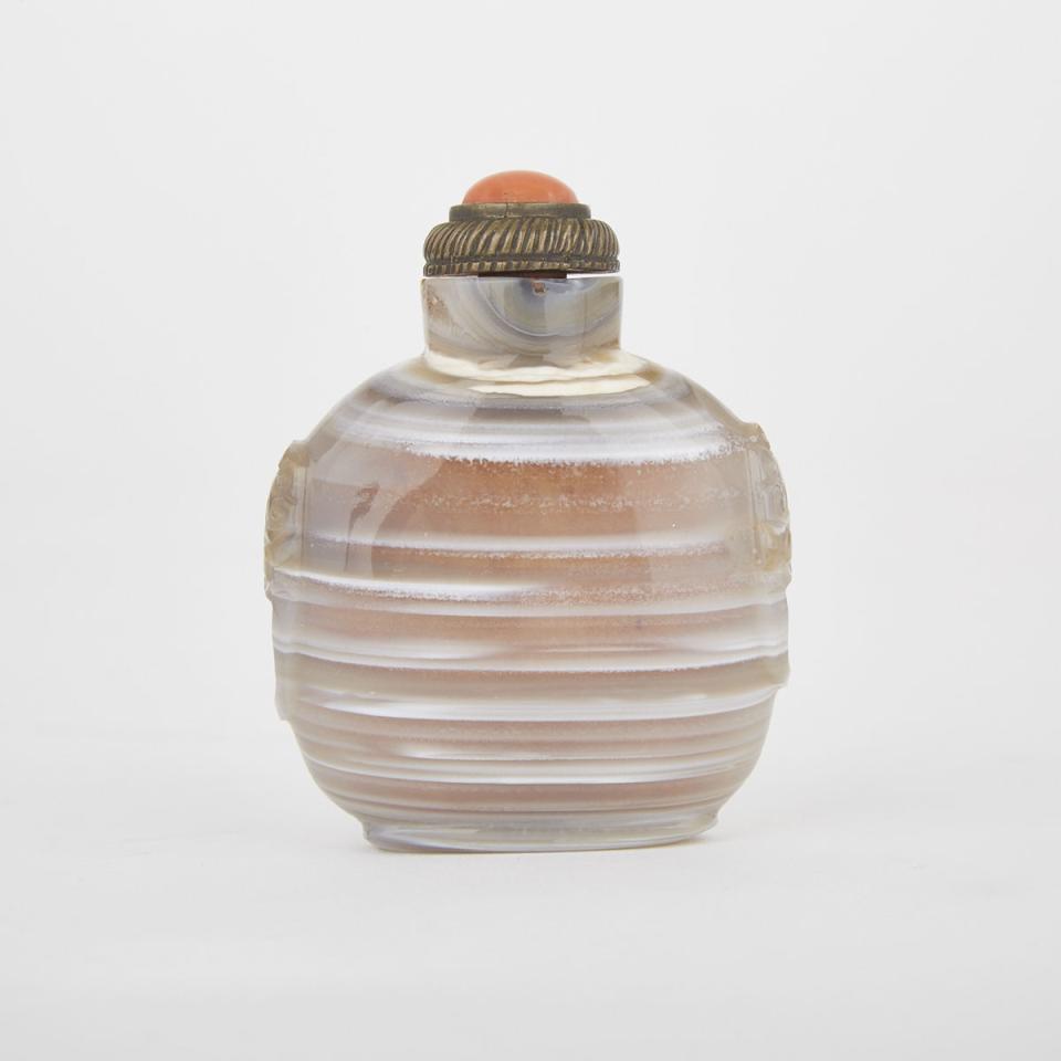 A Large Banded Agate Snuff Bottle, 19th Century