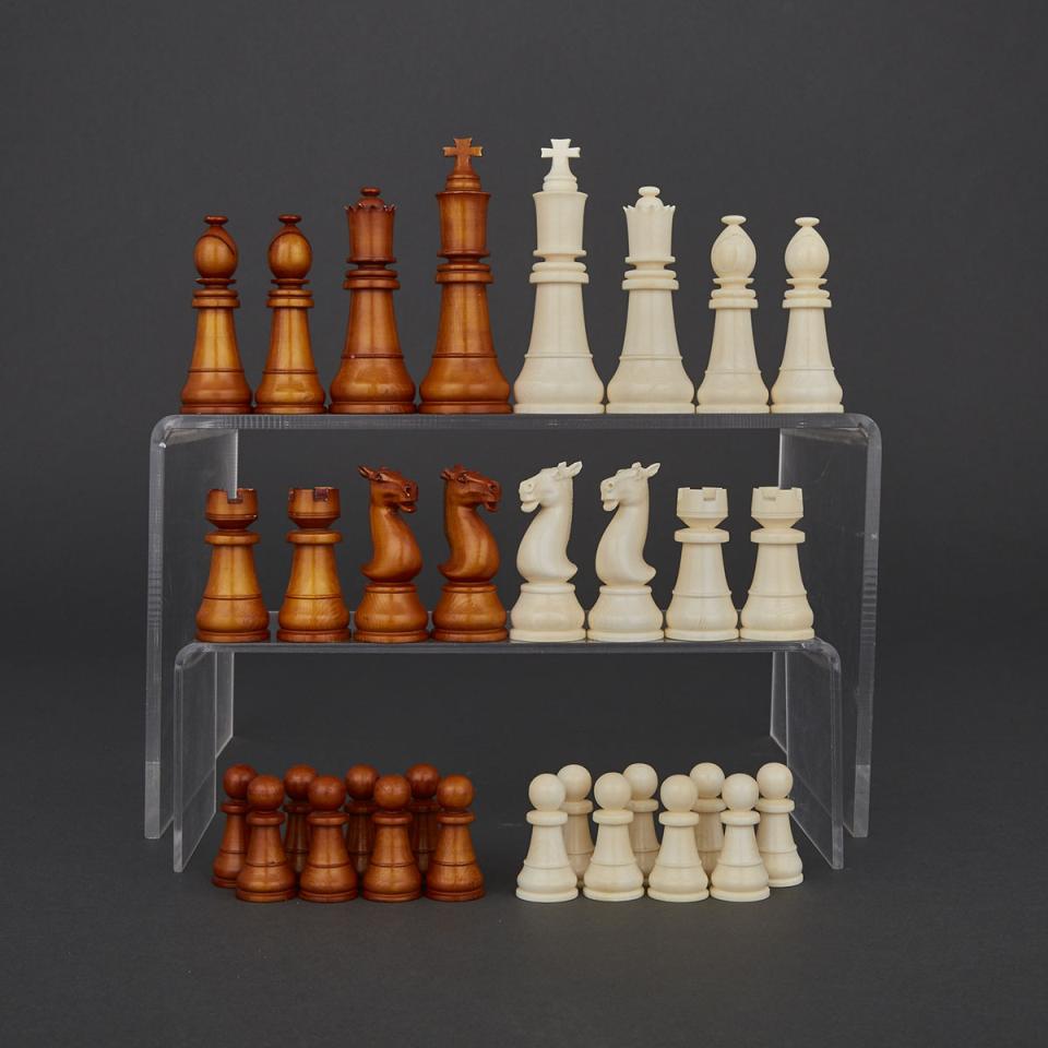 English Turned Ivory Staunton Pattern Chess Set, early 20th century