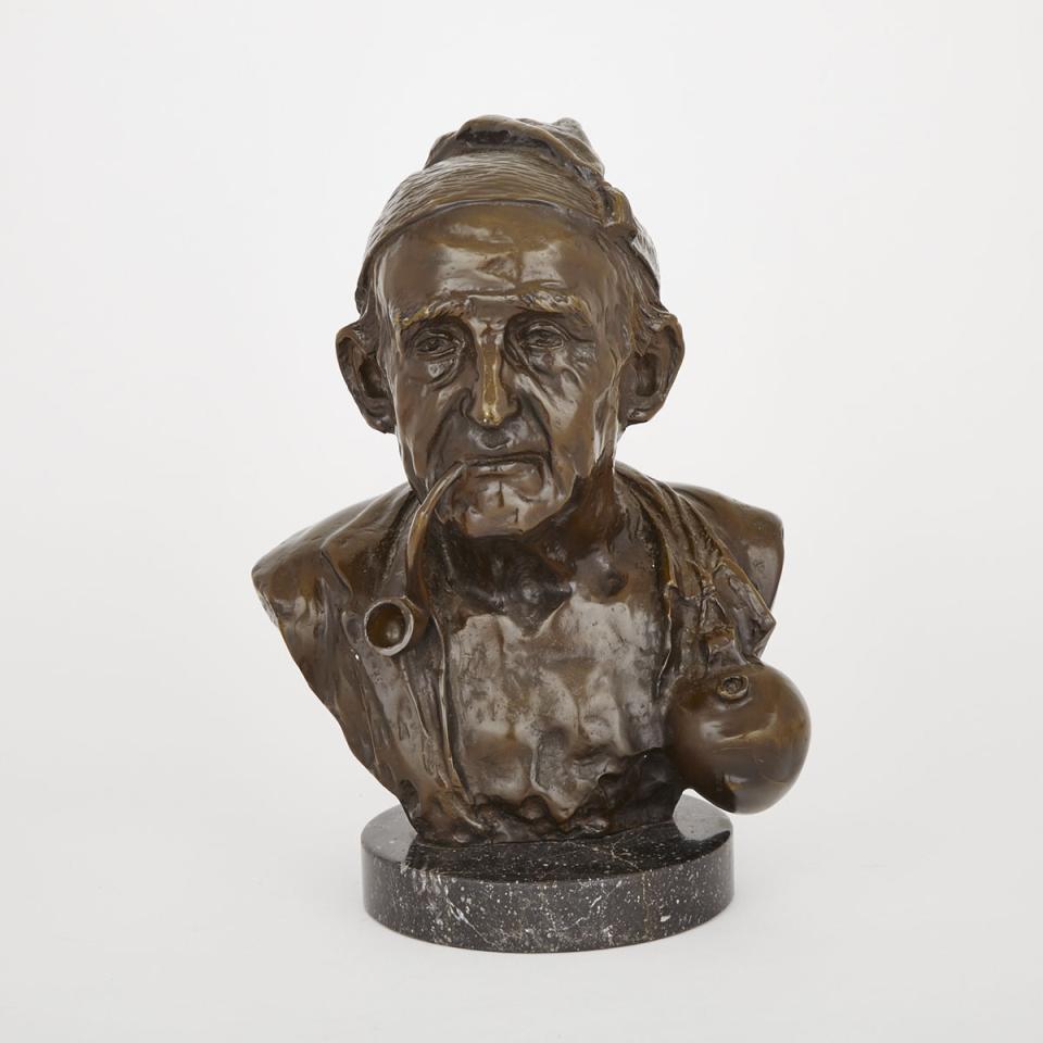 Continental Bronze Bust of an Elderly Gentleman Smoking a Pipe, 20th century 