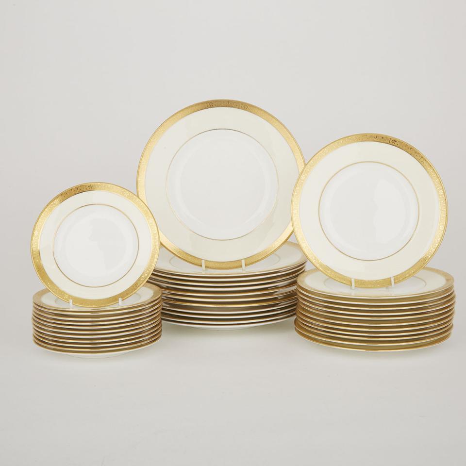 Set of Twelve Each Minton ‘Westminster’ Pattern Luncheon, Salad and Side Plates, 20th century