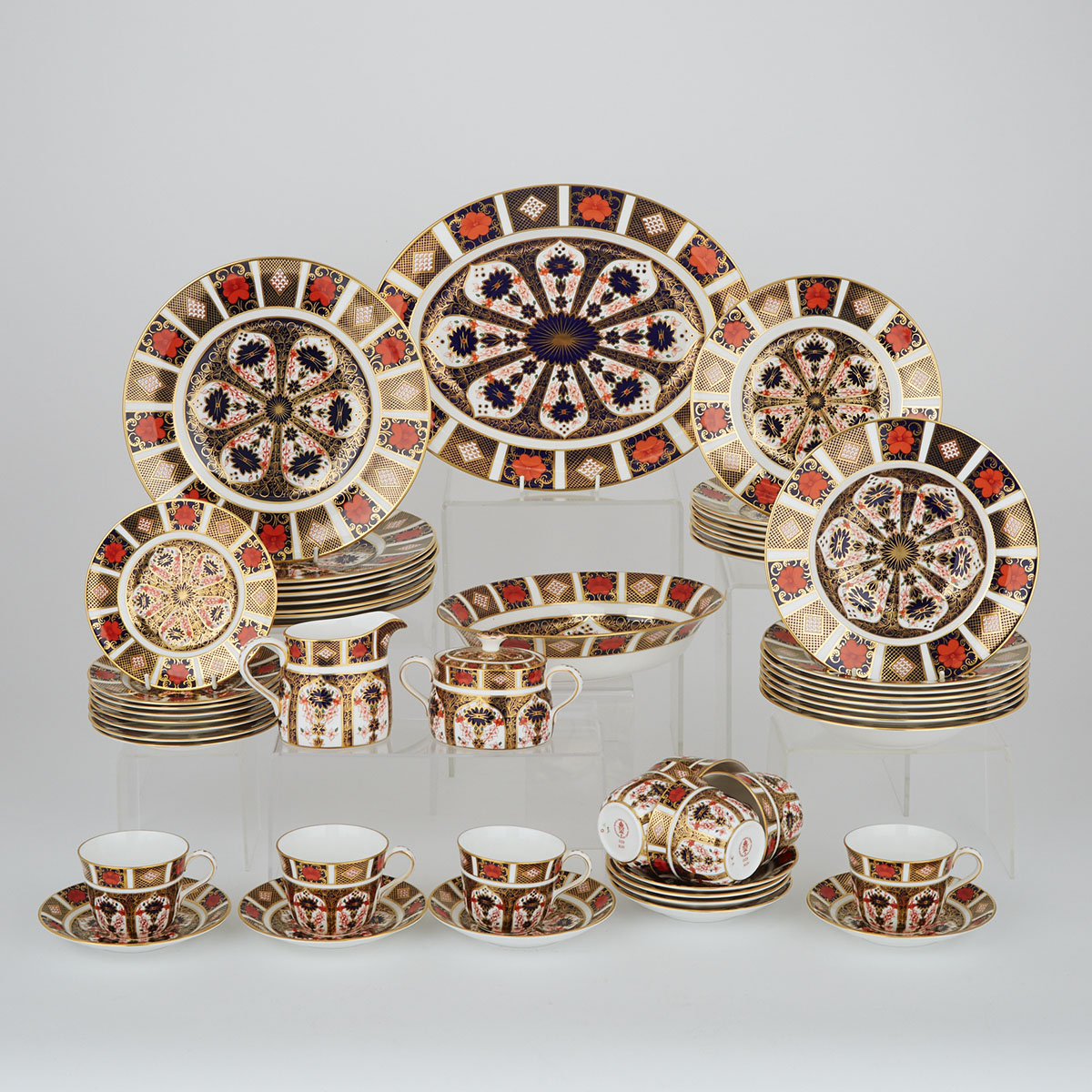 Royal Crown Derby ‘Imari’ (1128) Pattern Service, 20th century