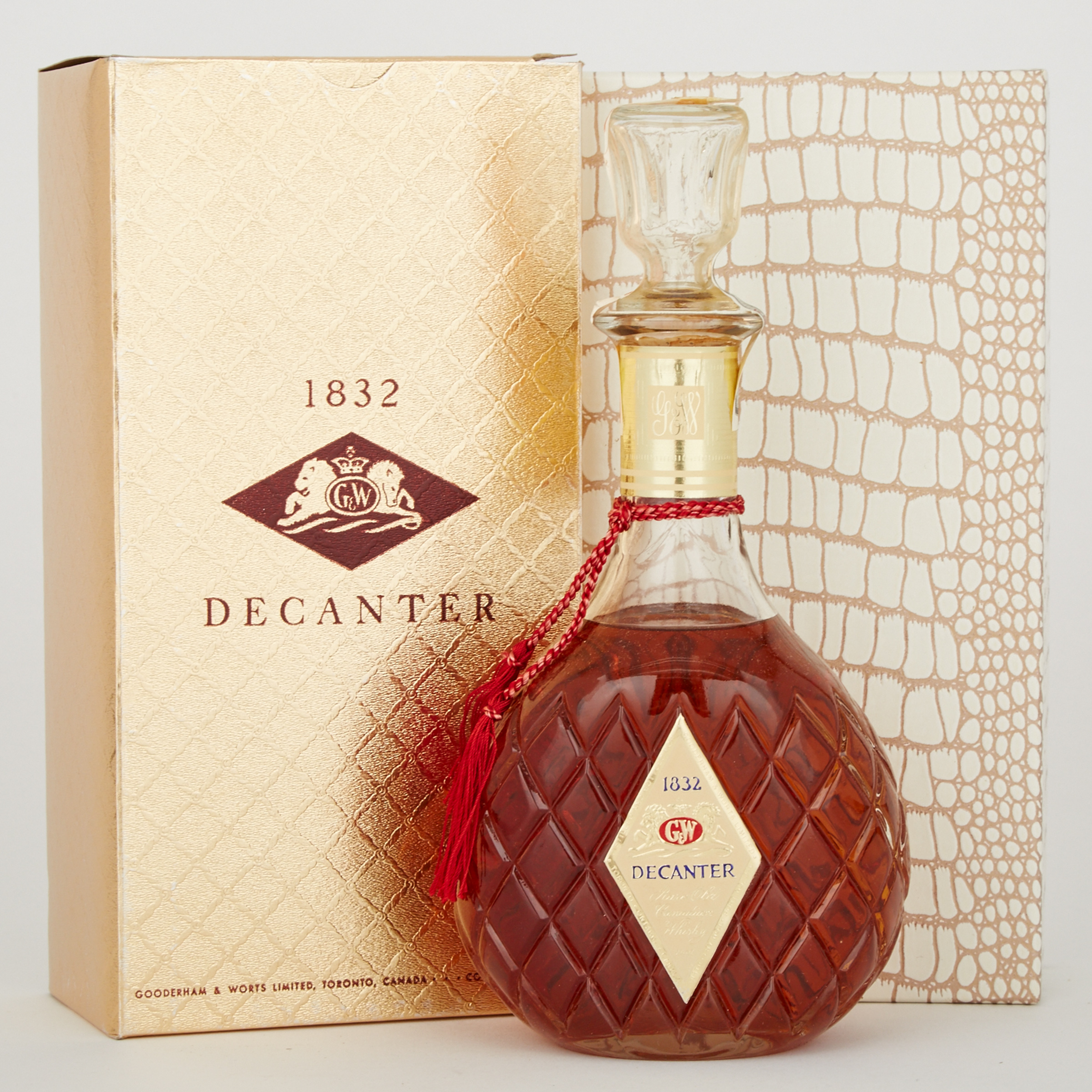 GOODERHAM & WORTS 1832 DECANTER RARE OLD CANADIAN WHISKY (ONE 25 OZ)