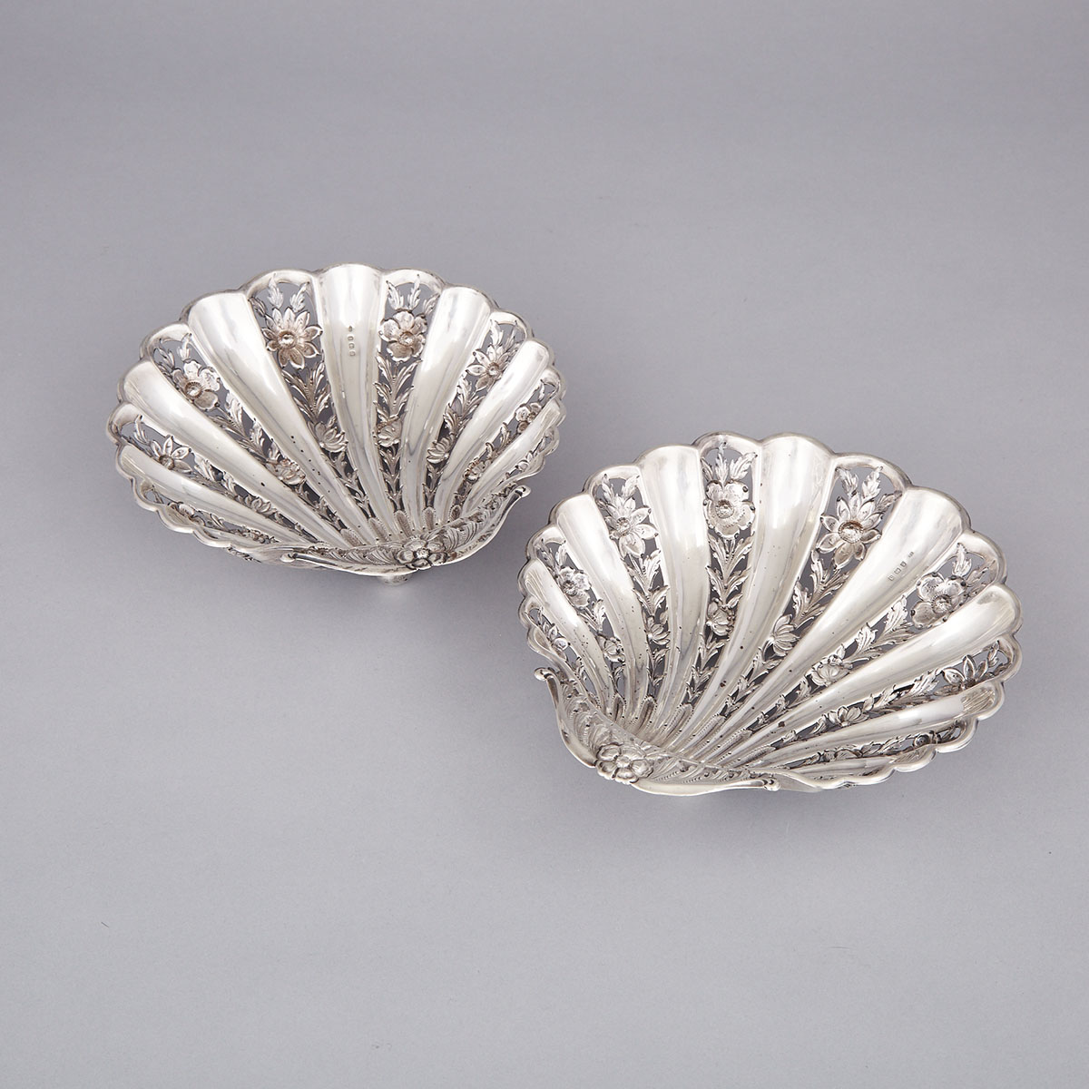 Pair of English Silver Pierced Shell Shaped Sweetmeat Dishes, George Randle, Birmingham, 1912