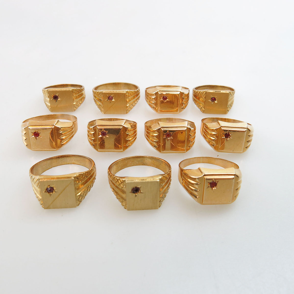 11 x 18k Yellow Gold Signet Rings