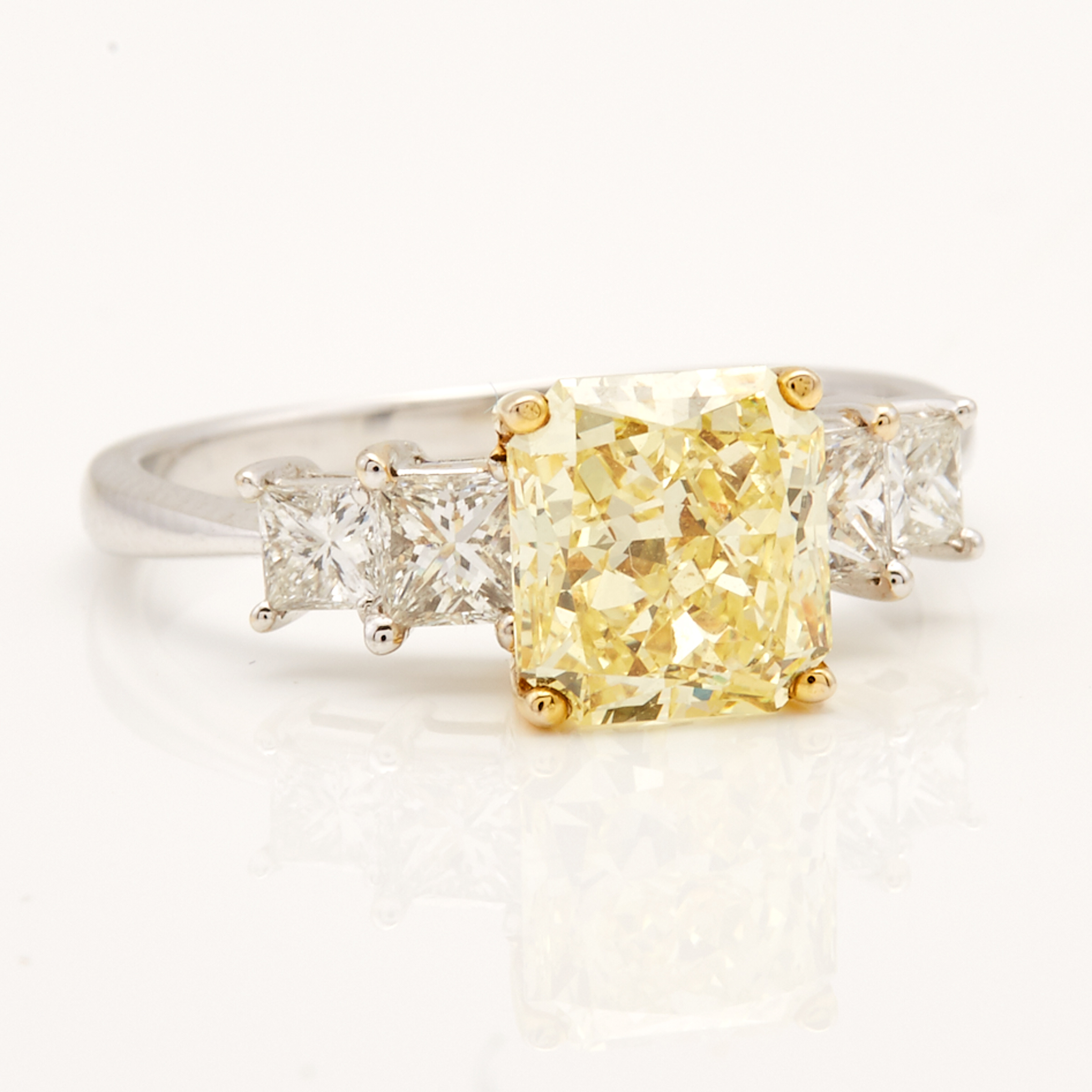 18k White And Yellow Gold Ring
