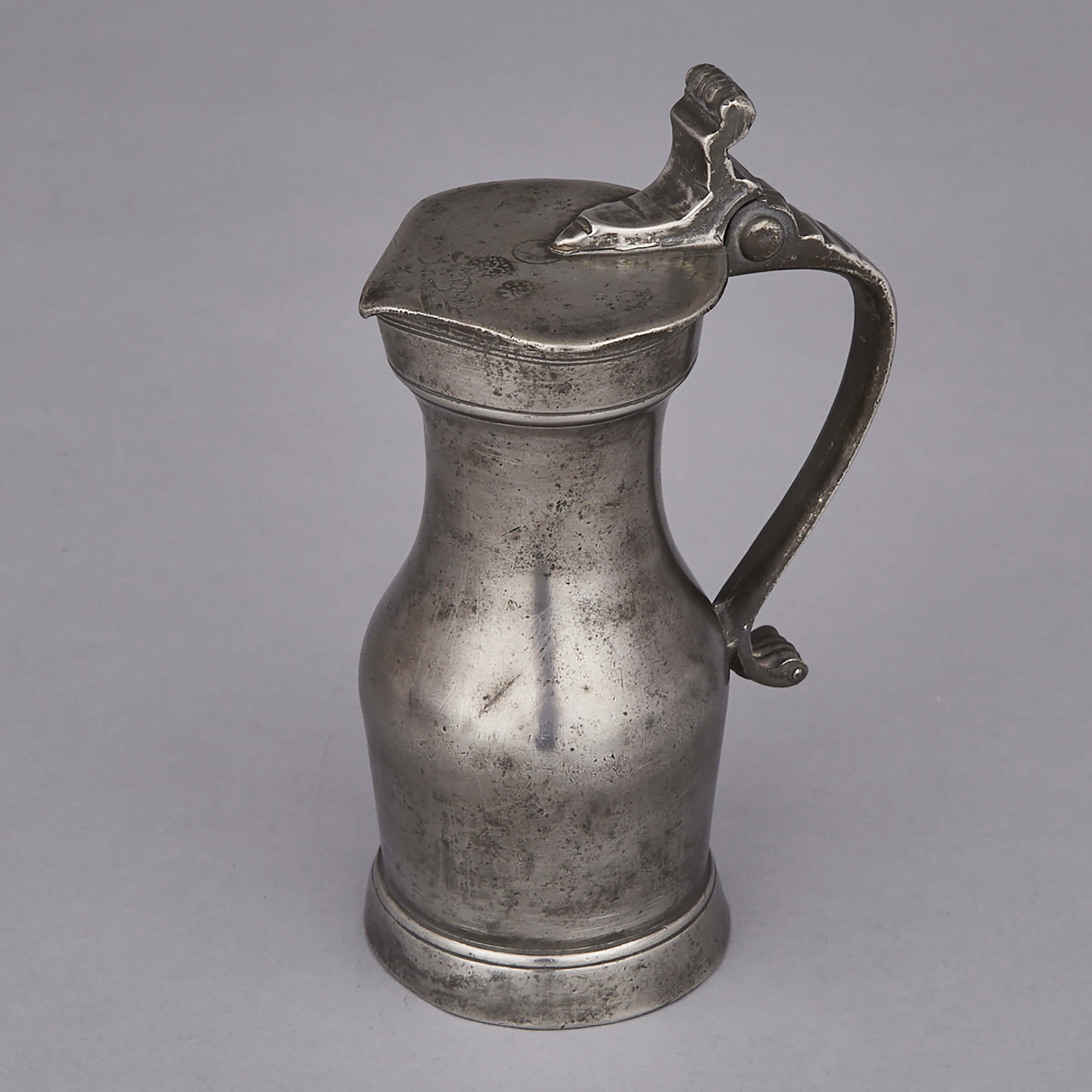 French Pewter Lidded Wine Flagon, Versailles, c.1725