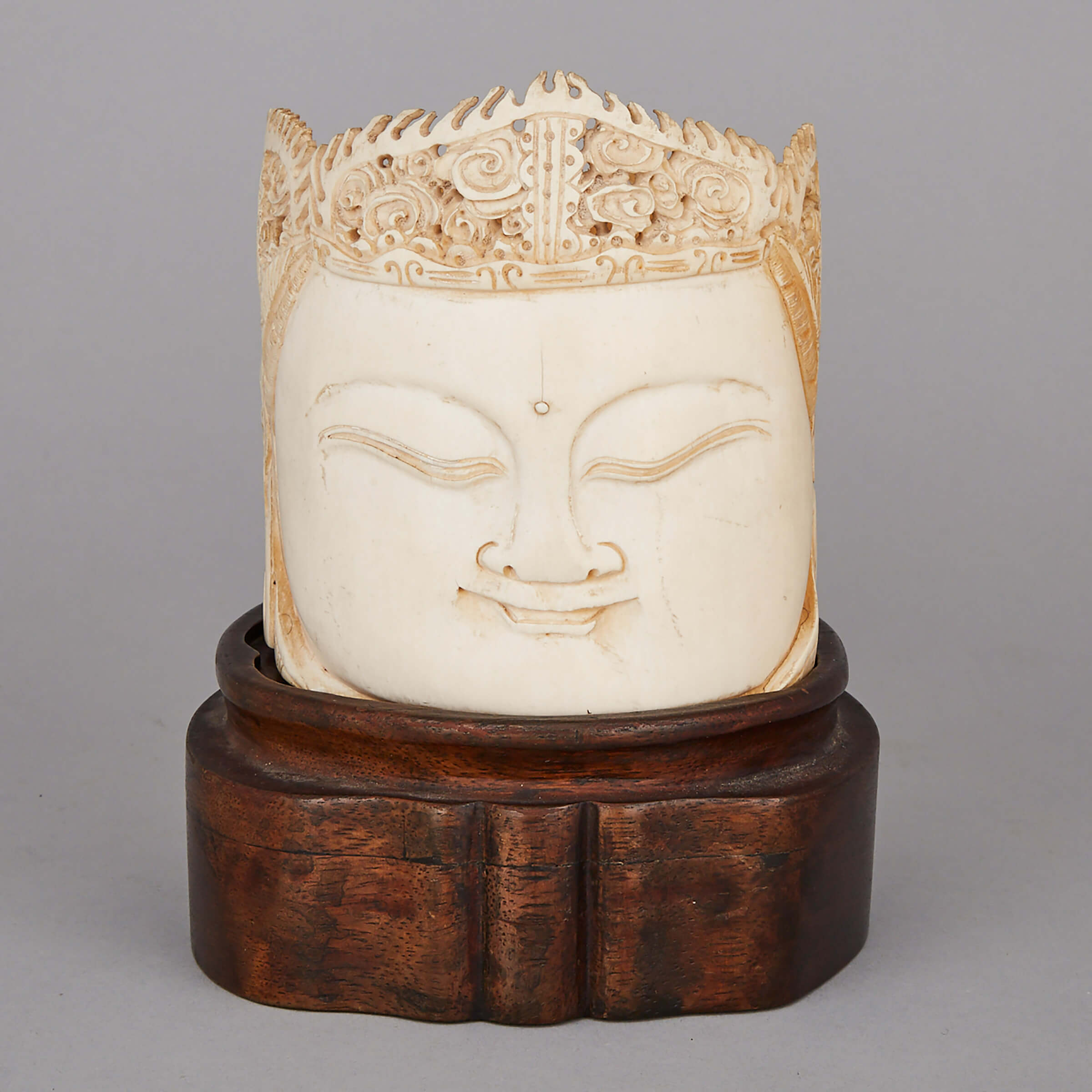 An Ivory Carved Head of Guanyin