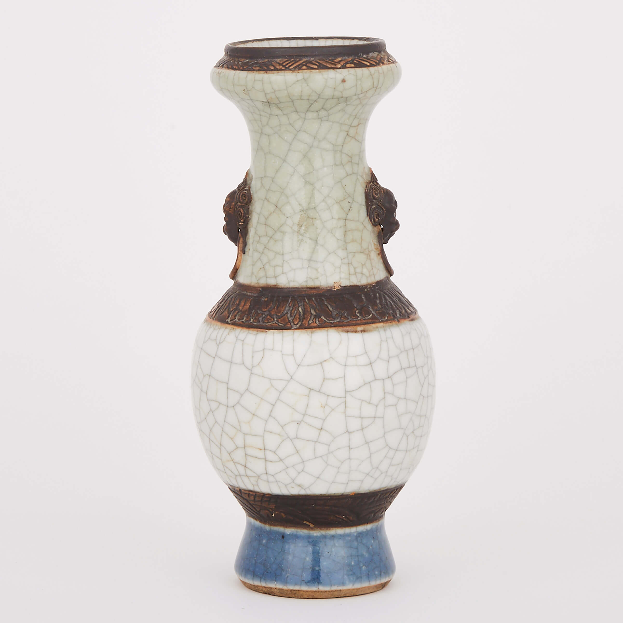 A Crackled Glaze Vase, 19th Century