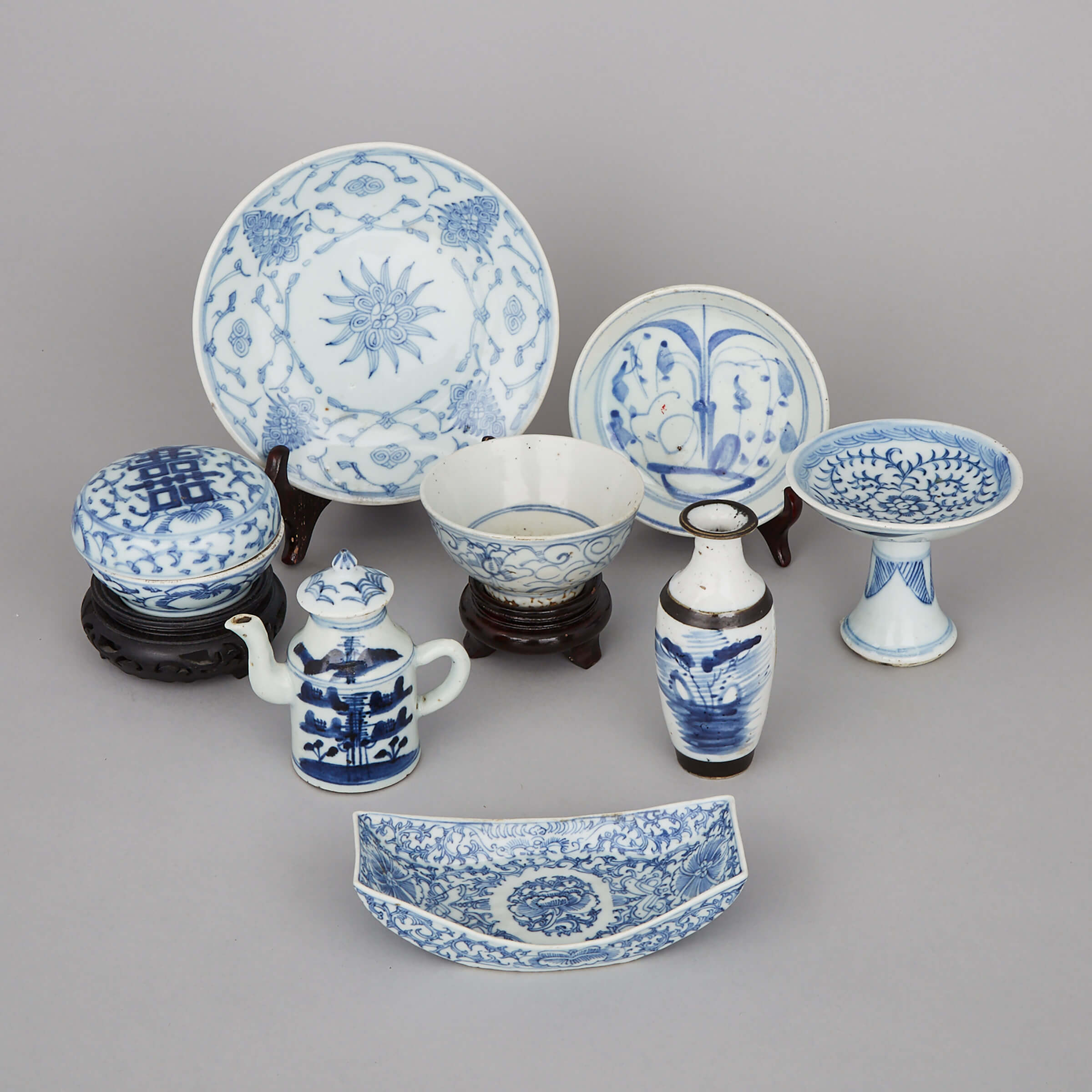 A Group of Eight Blue and White Wares, 19th/Early 20th Century