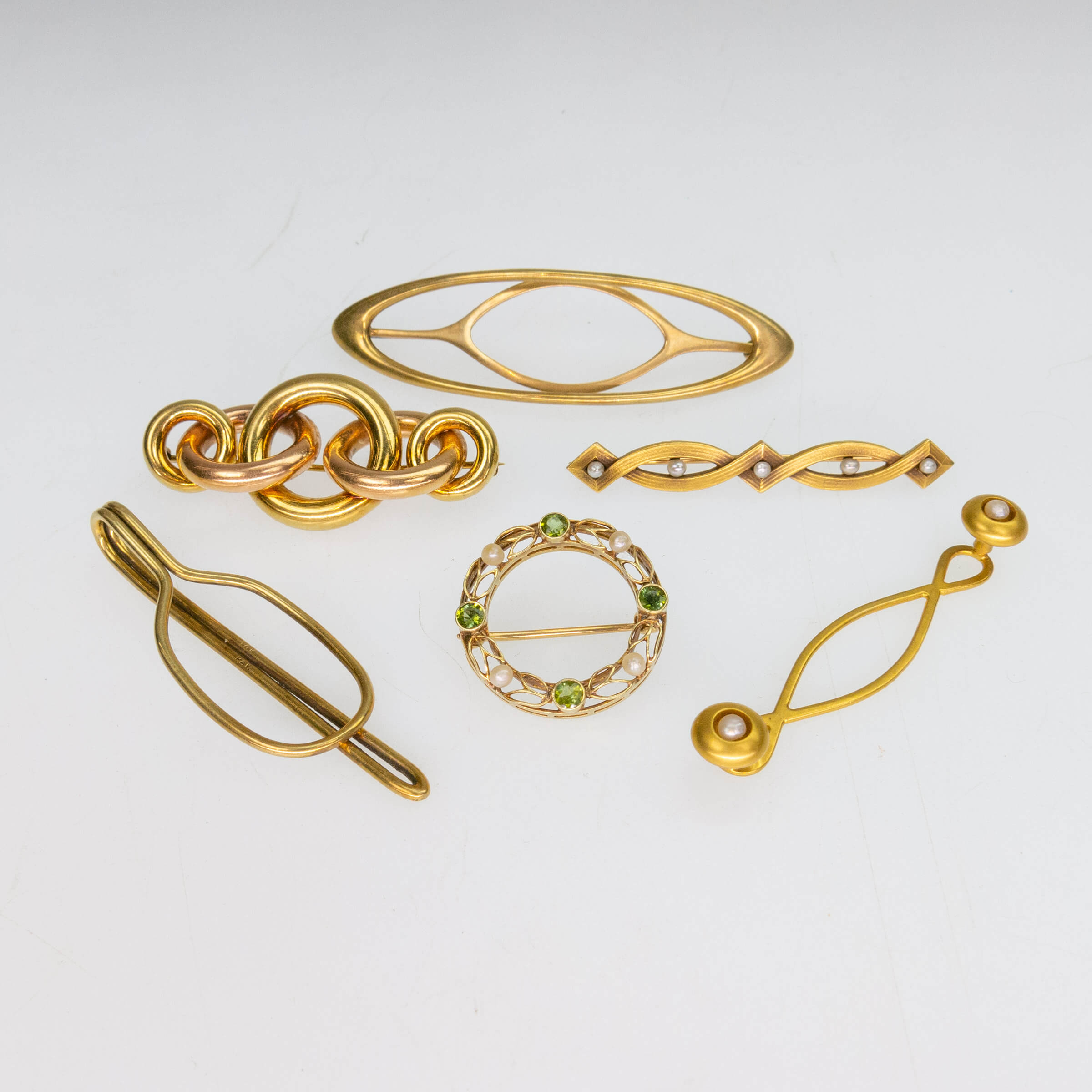 6 Various 14k Yellow Gold Pins And Clips